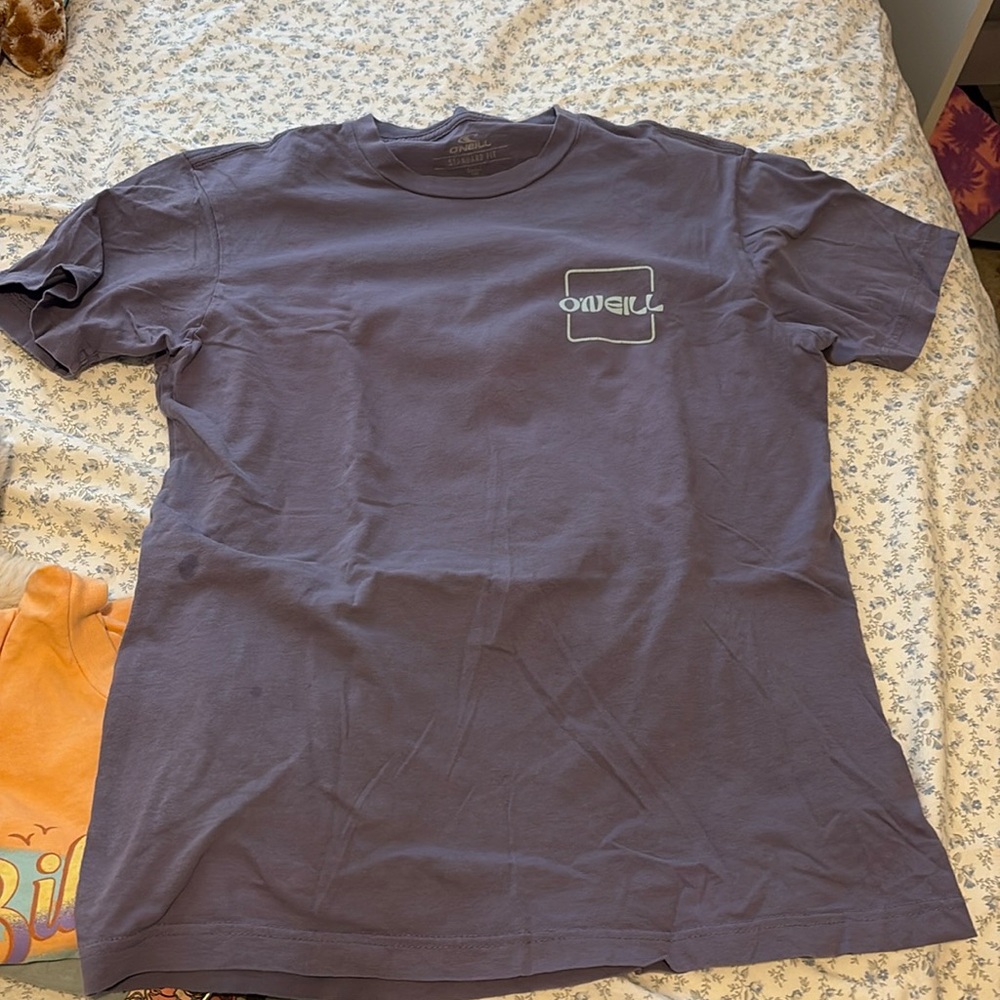 Super cute T-shirt great for summer
